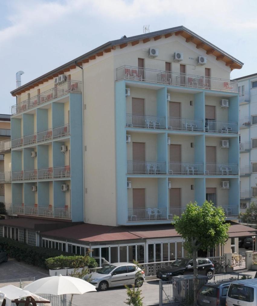 Hotel Saint Tropez Spa & Restaurant Lido Di Savio Eksteriør billede