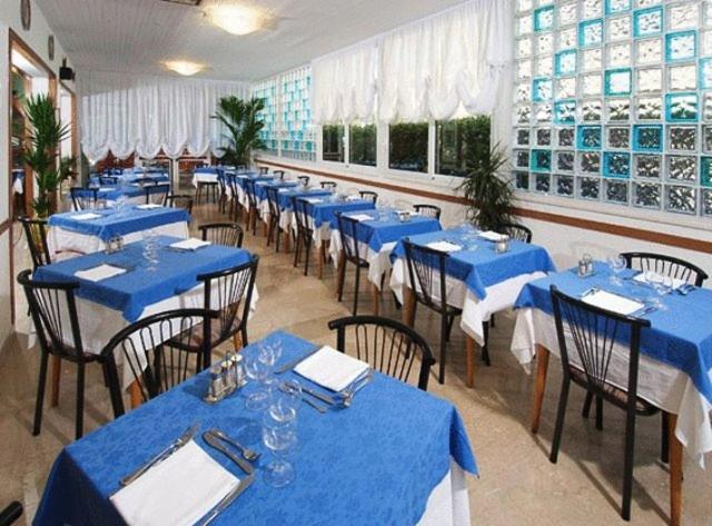 Hotel Saint Tropez Spa & Restaurant Lido Di Savio Eksteriør billede