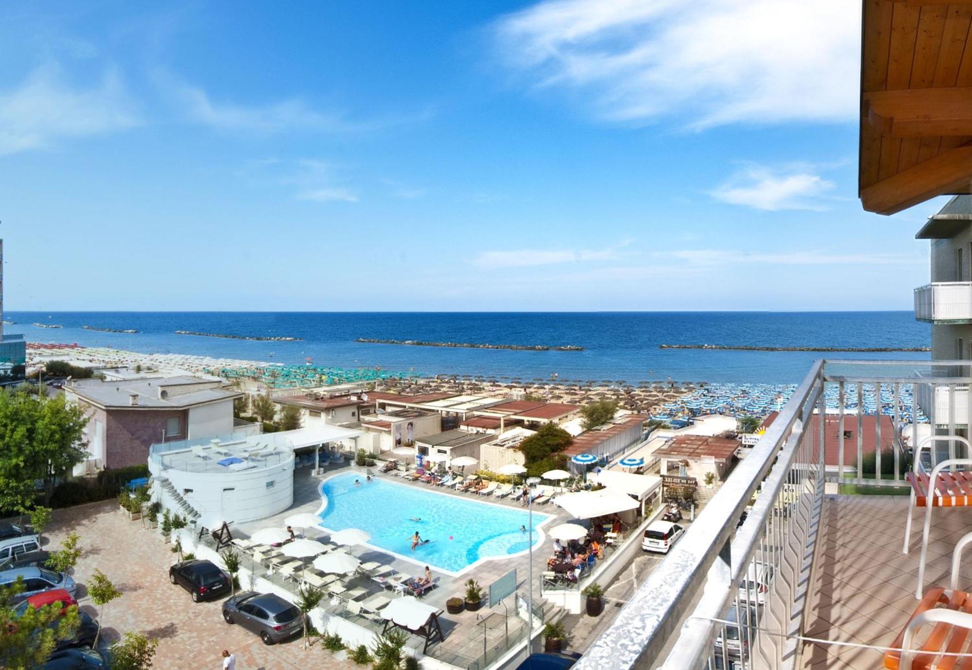 Hotel Saint Tropez Spa & Restaurant Lido Di Savio Eksteriør billede